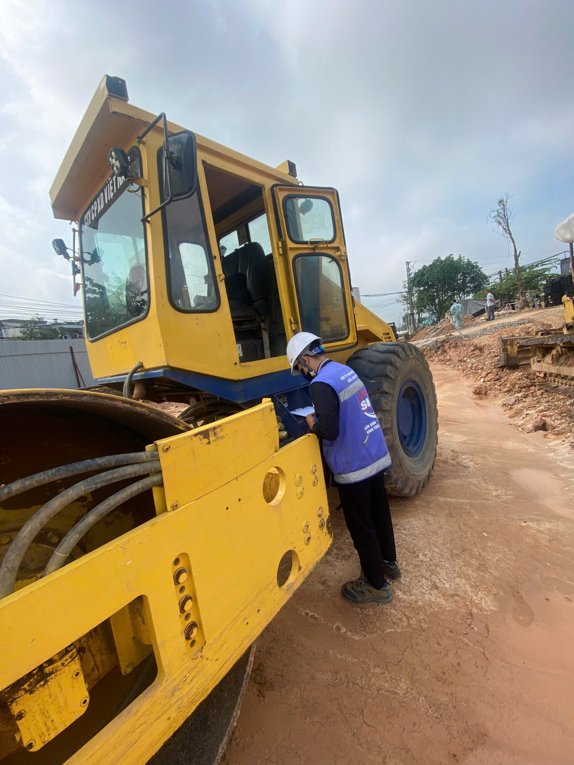 Kiểm định xe lu tại Viglacera