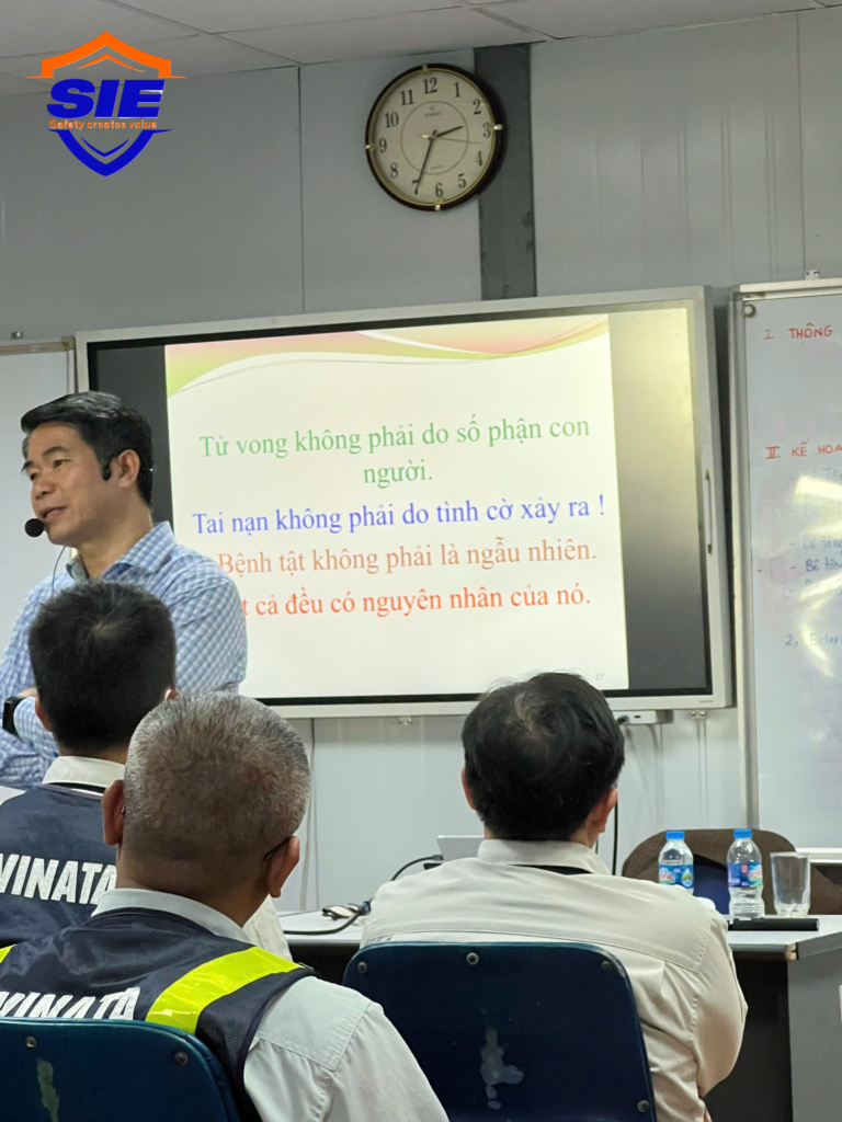 Huấn luyện an toàn lao động